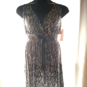 Liz Lange Maternity Dress NWT 😍